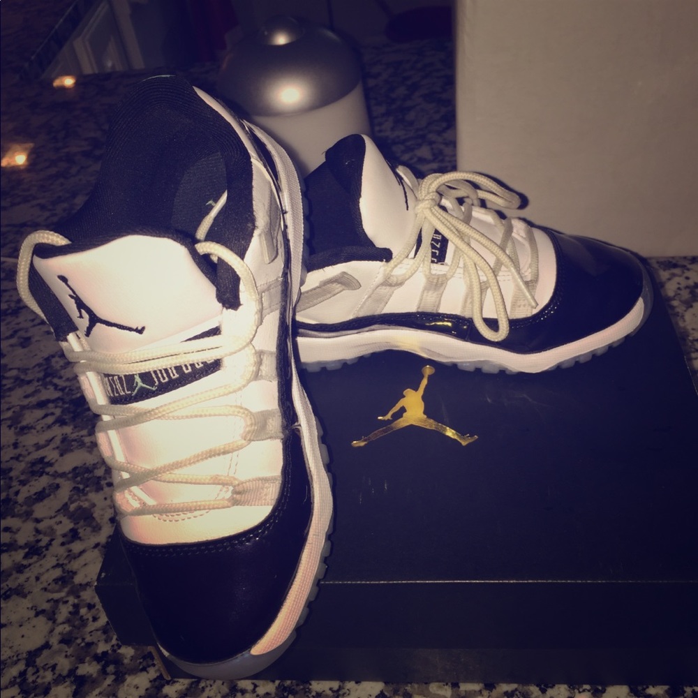 Boys shoes